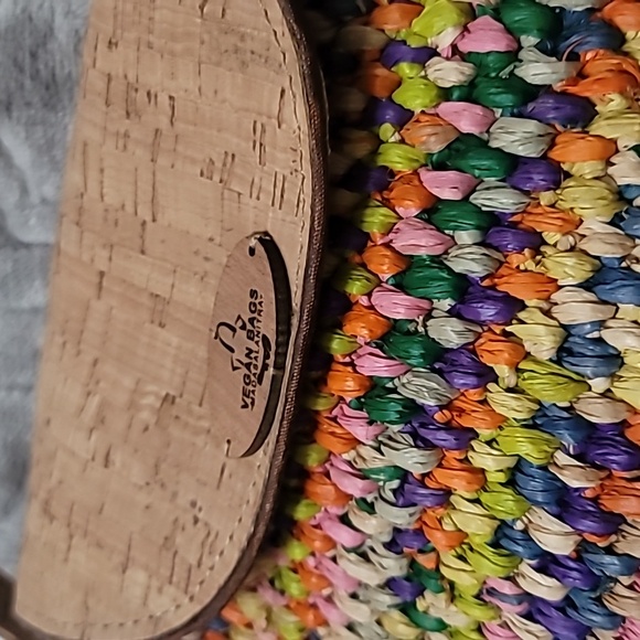 Vegan cork and raphia crossbody purse - Picture 6 of 10